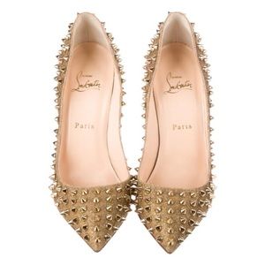 Christian Louboutin Glitter Accents
Pumps